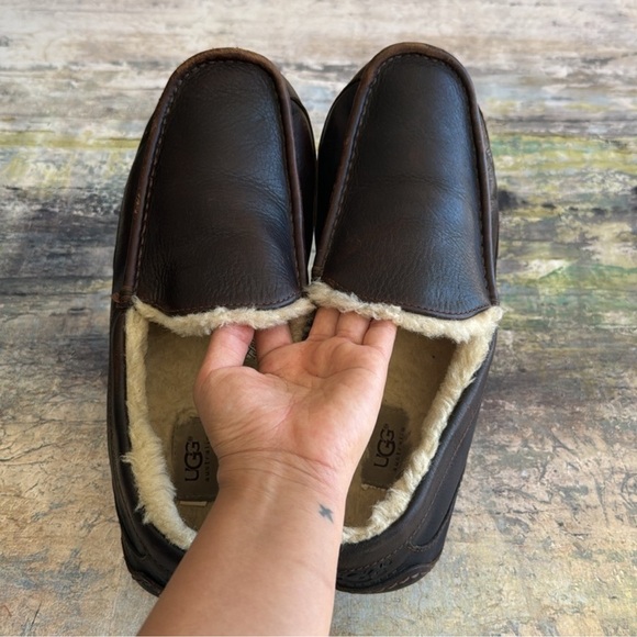UGG Other - Men's UGG sleepers sz 11